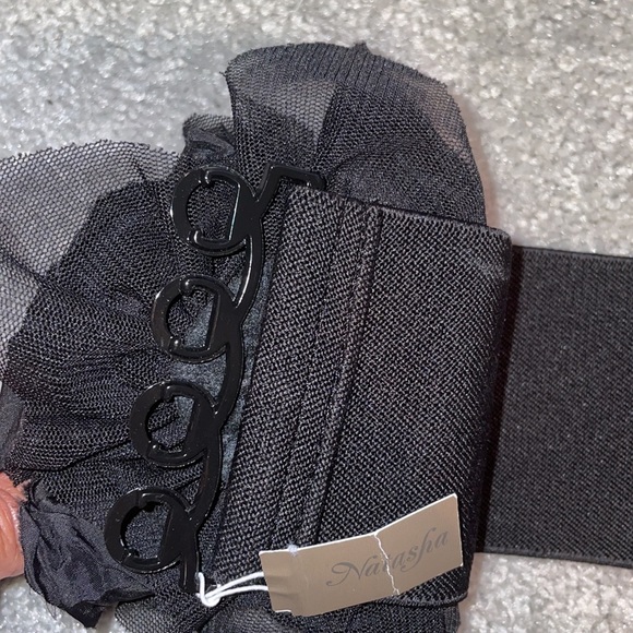 Y2K NWT Stretch Buckle Flower Black Belt - Picture 4 of 4